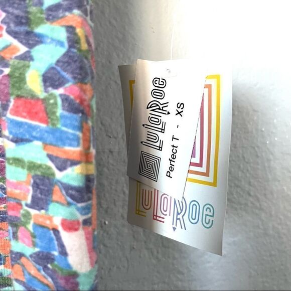 NWT LuLaRoe Perfect T Shirt Size XS - Picture 3 of 5